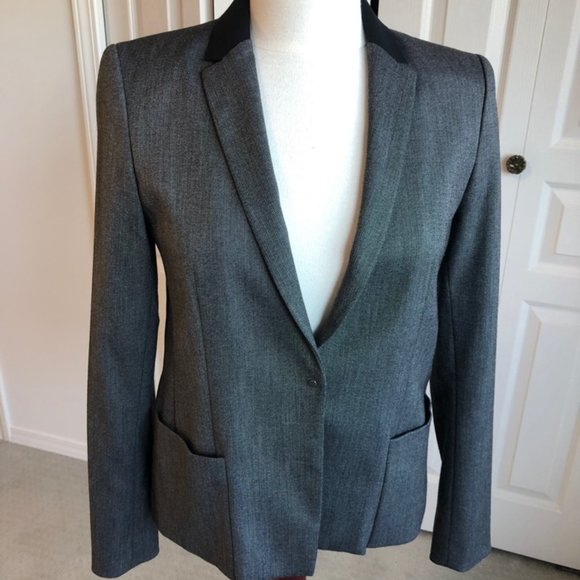 Elie Tahari Blazer with adjustable back zipper - Picture 1 of 9